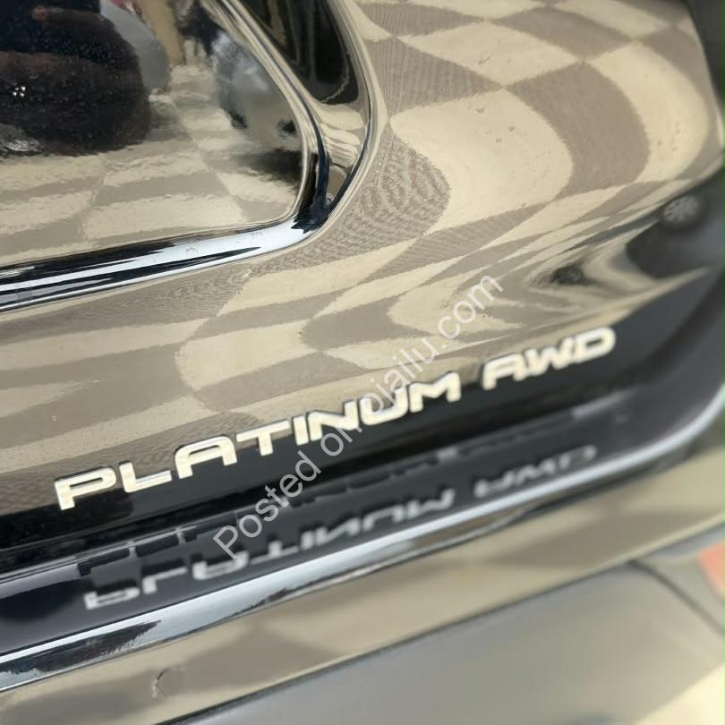 2021 Toyota Highlander Platinum AWD – Blacked-Out Luxury, Priced to Move