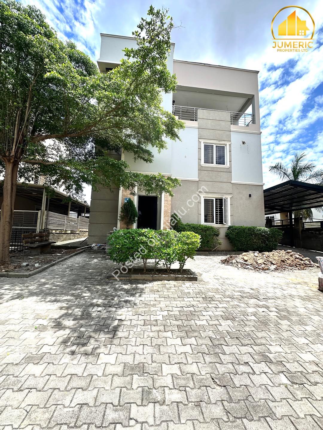 Spacious 5-Bed Duplex + BQ in Serene Galadimawa Estate