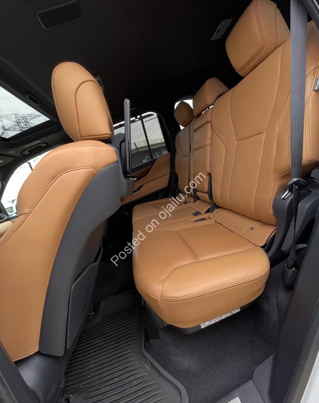 2022 Lexus LX600: Ultimate Luxury SUV with HUD & Wireless Charging