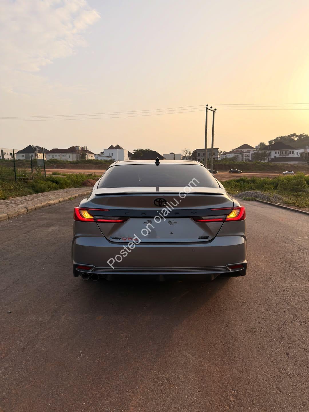 2025 Toyota Camry XSE Hybrid: Luxury Meets Efficiency
