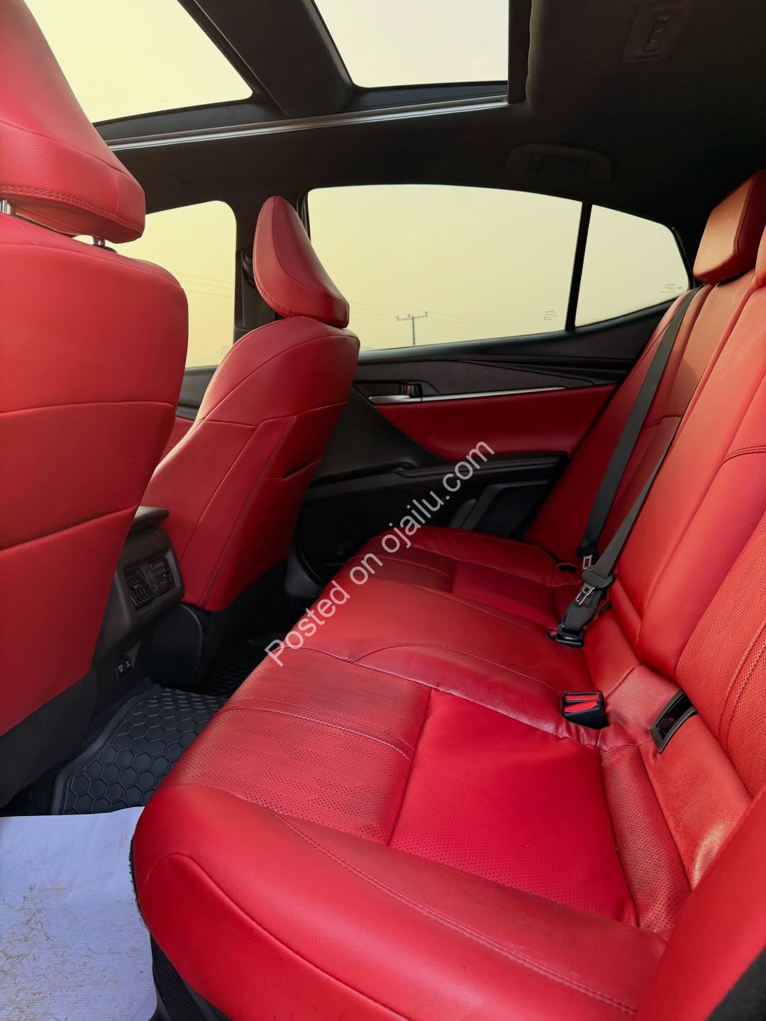 2025 Toyota Camry XSE Hybrid: Luxury Meets Efficiency