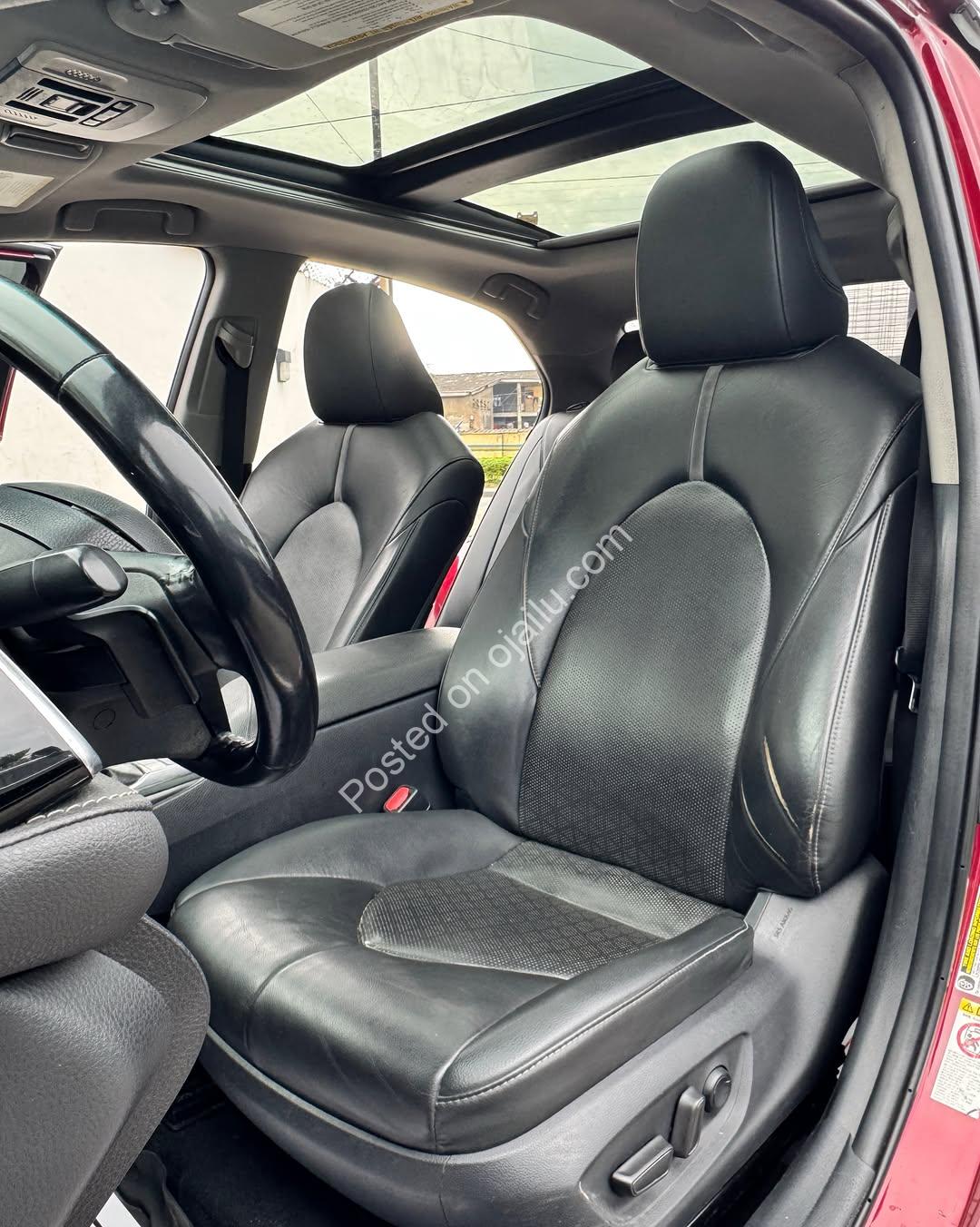 Fully Loaded 2018 Toyota Camry XSE – Panoramic Roof & Low Miles