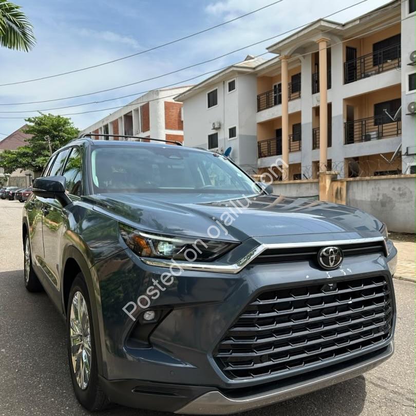 2025 Grand Highlander Platinum: Fully Loaded, Accident-Free