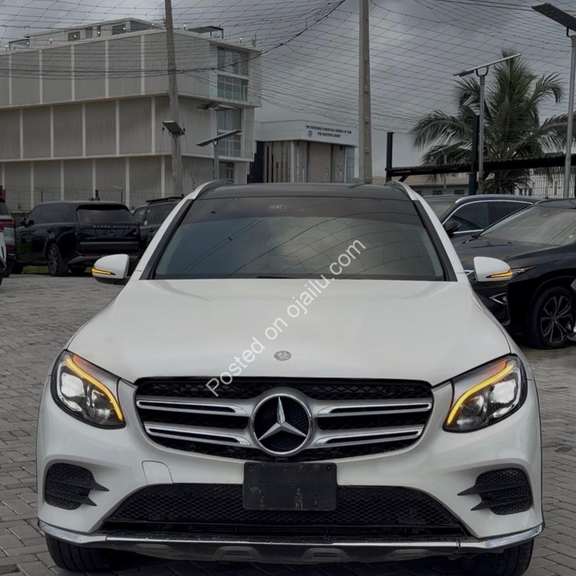 2016 Mercedes GLC300: Luxury, Sunroof & Pure Comfort