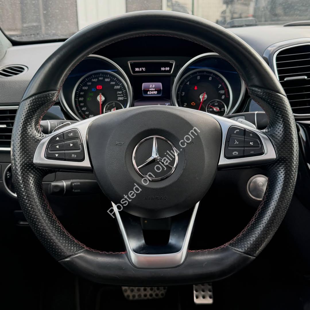 2017 Mercedes GLE400 Black on Black – Loaded Luxury SUV