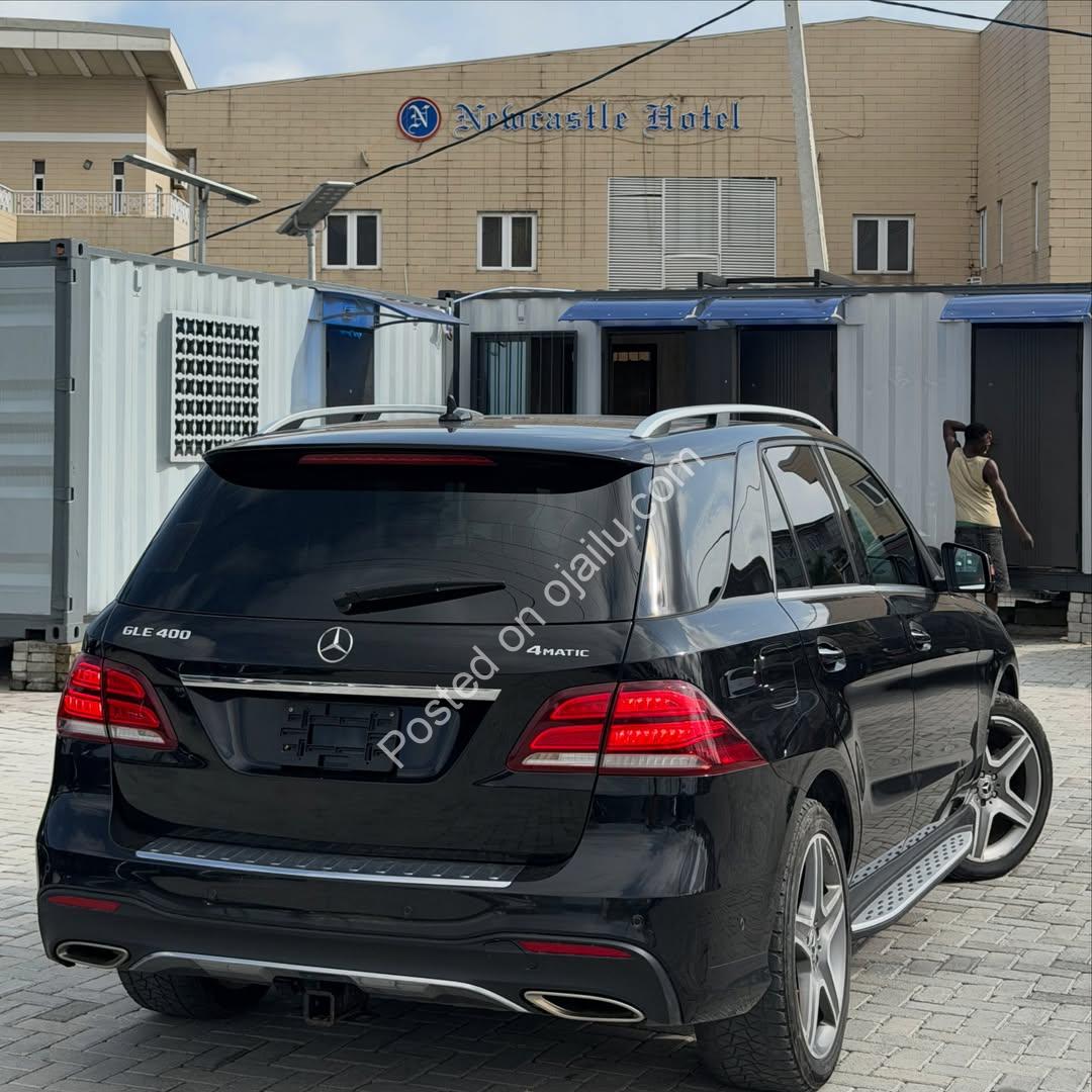 2017 Mercedes GLE400 Black on Black – Loaded Luxury SUV
