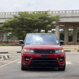 2016 Range Rover HSE: Panoramic Luxury