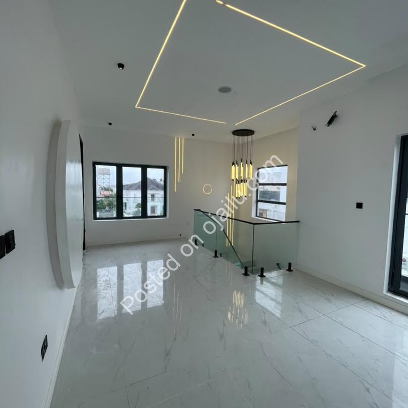 Stunning 5-Bed Fully Detached Duplex in Orchid Lekki
