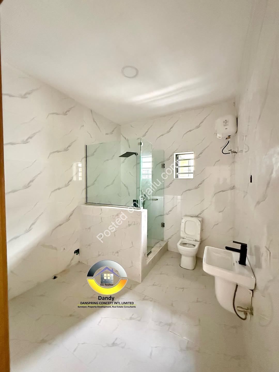 Smart 4-Bed Ensuite Duplex with BQ in Chevron Lekki
