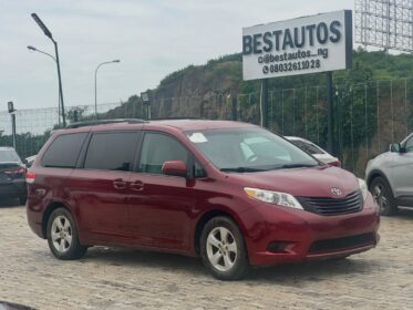 2013 Toyota Sienna – Flexible Payment