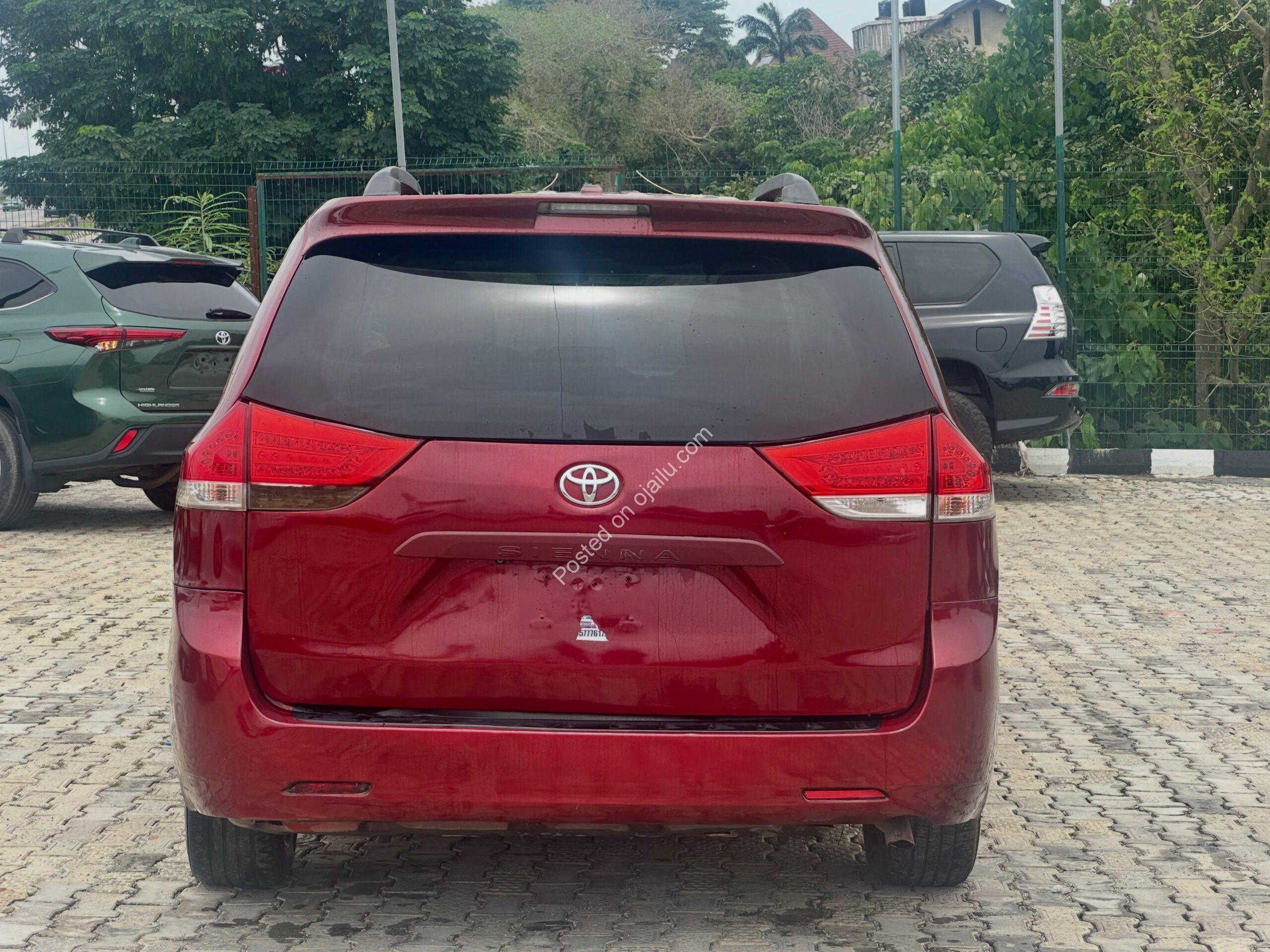 2013 Toyota Sienna – Flexible Payment, Drive Today!