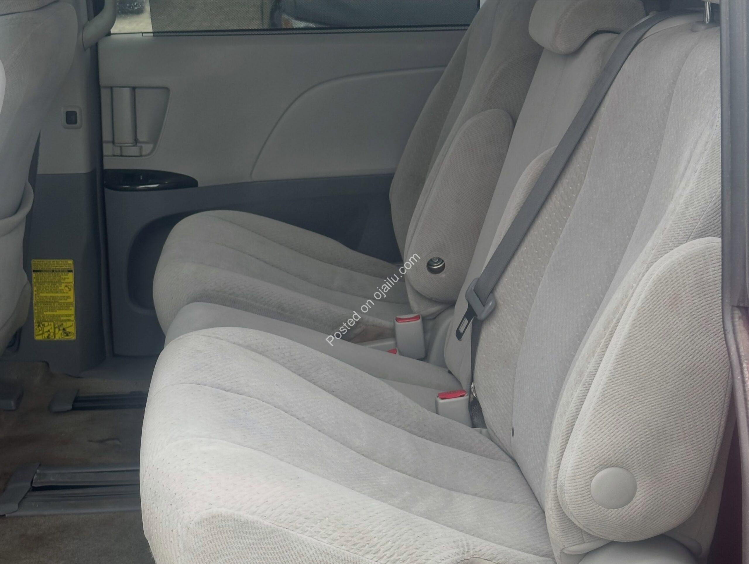 2013 Toyota Sienna – Flexible Payment, Drive Today!