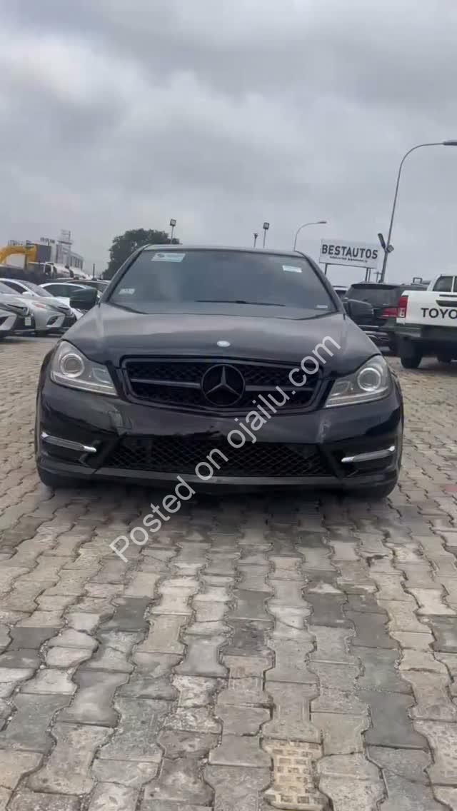 Luxury 2014 Mercedes-Benz C300 – Flexible Payment Plans