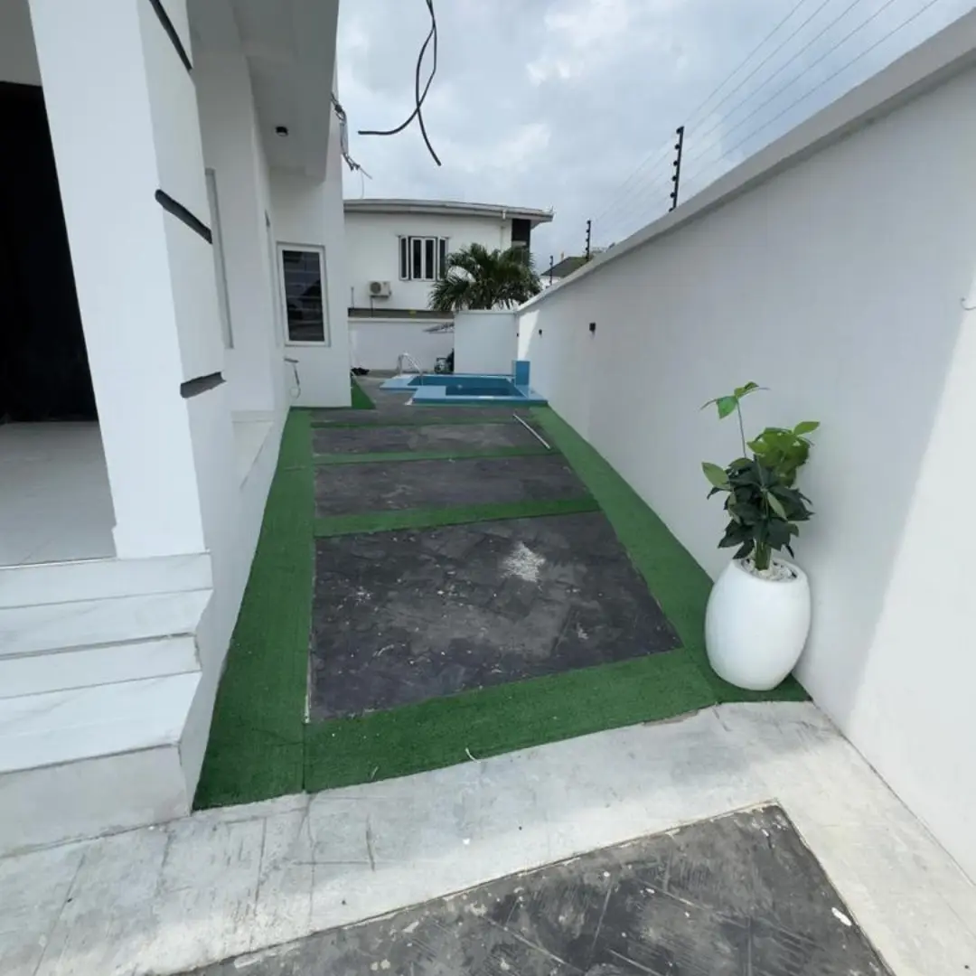 6-Bed Chevron Duplex with Pool & Sprawling Compound