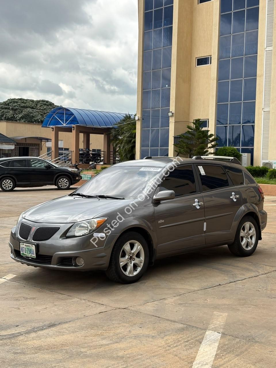 2006 Pontiac Vibe: Clean, Reliable, Ready to Drive!