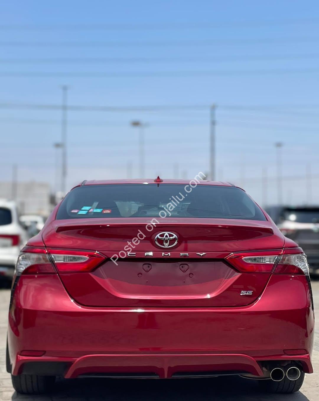 Foreign Used 2019 Toyota Camry SE – Sunroof & Reverse Camera!