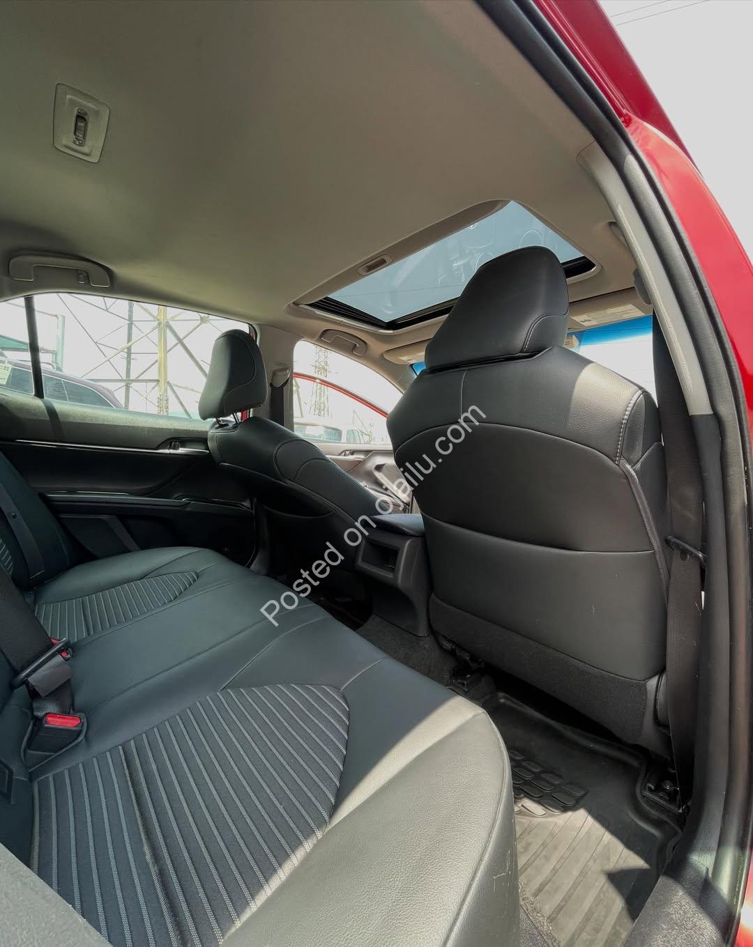 Foreign Used 2019 Toyota Camry SE – Sunroof & Reverse Camera!