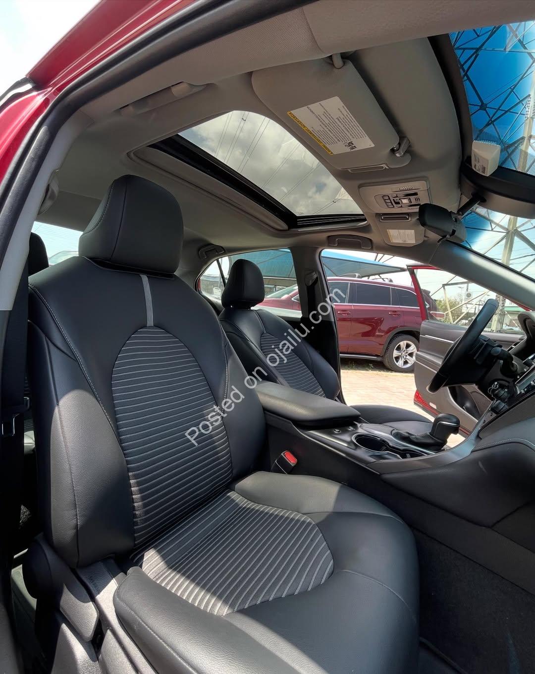 Foreign Used 2019 Toyota Camry SE – Sunroof & Reverse Camera!