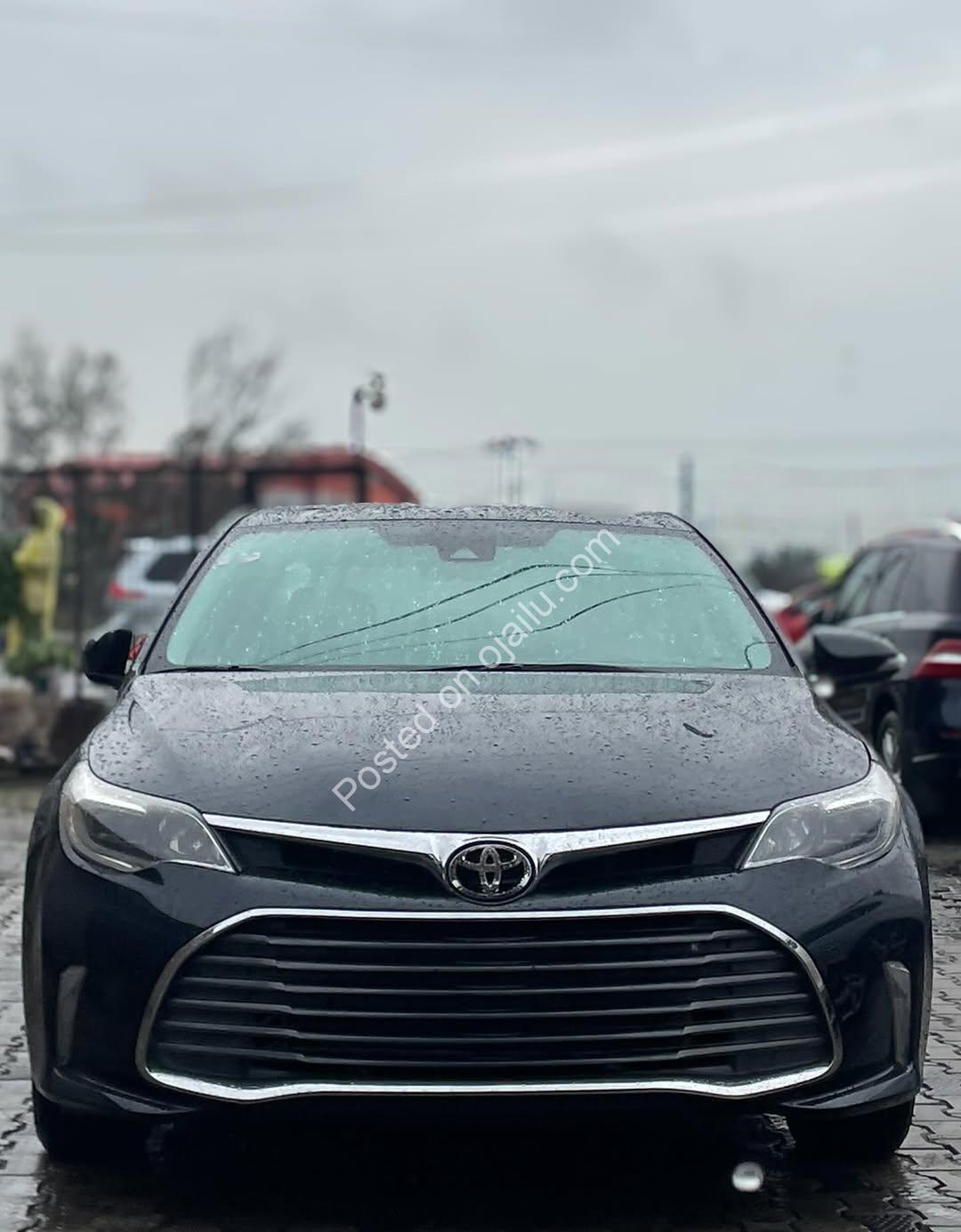 2016 Toyota Avalon Limited Hybrid: Accident-Free Luxury