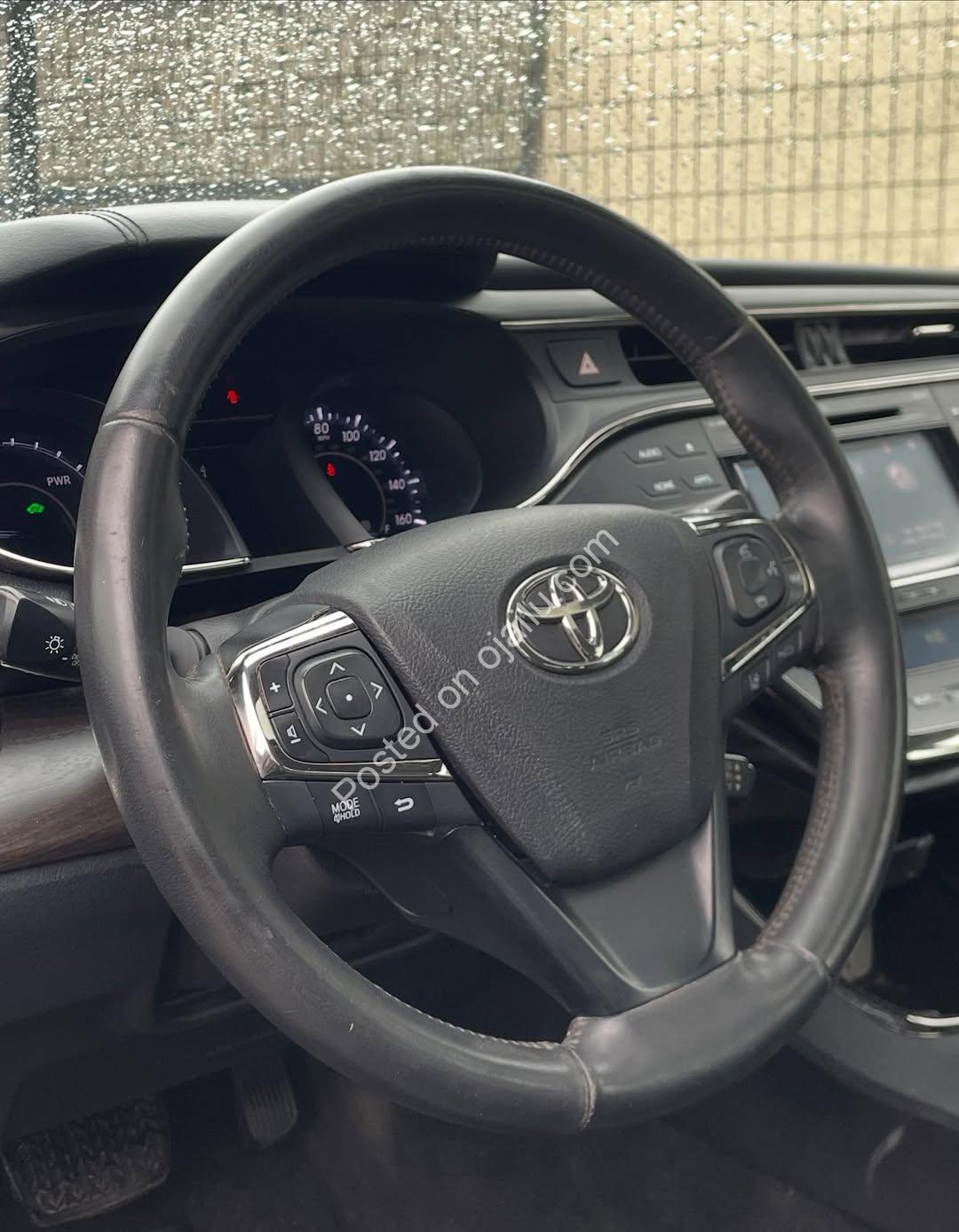 2016 Toyota Avalon Limited Hybrid: Accident-Free Luxury