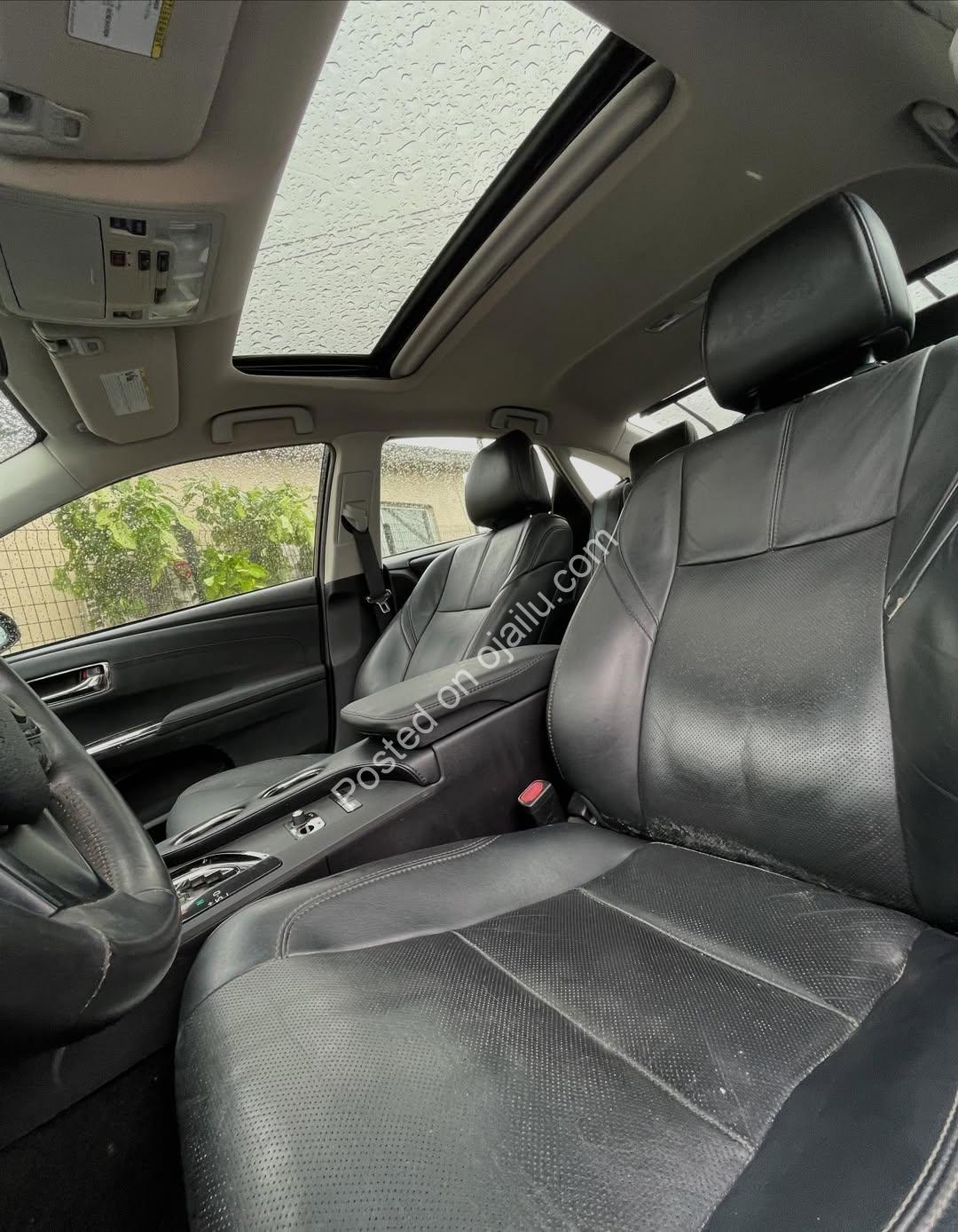 2016 Toyota Avalon Limited Hybrid: Accident-Free Luxury