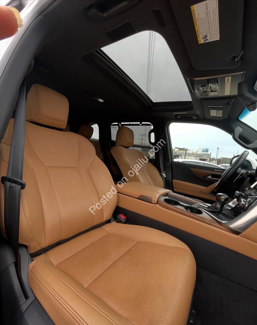 2022 Lexus LX600: Ultimate Luxury SUV with HUD & Wireless Charging