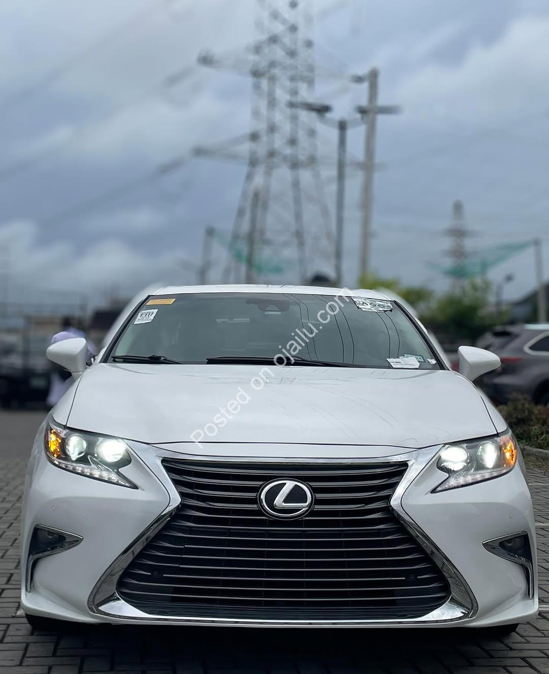 2016 Lexus ES350: Freshly Imported, Accident-Free Luxury