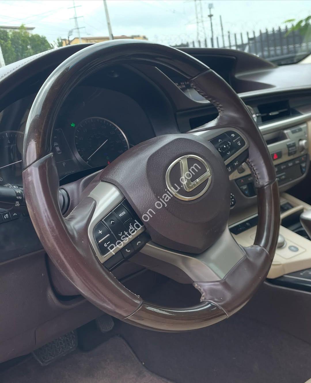 2016 Lexus ES350: Freshly Imported, Accident-Free Luxury