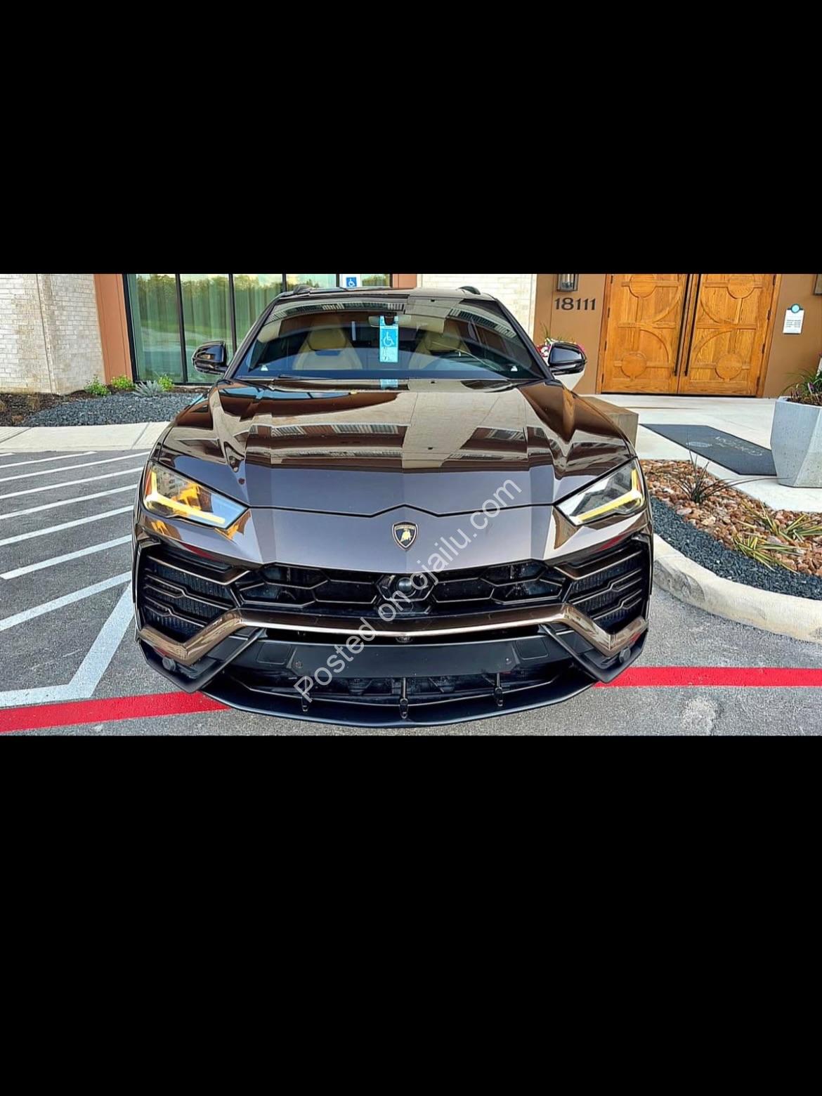 2020 Lamborghini Urus: Accident-Free, Fully Loaded Beast