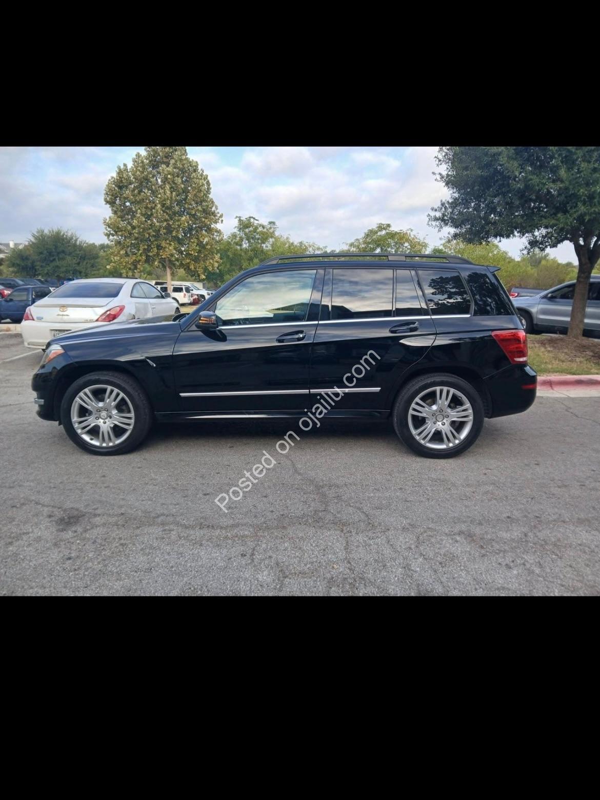 2014 Mercedes GLK350: Panoramic Roof, Clean Title, Loaded!