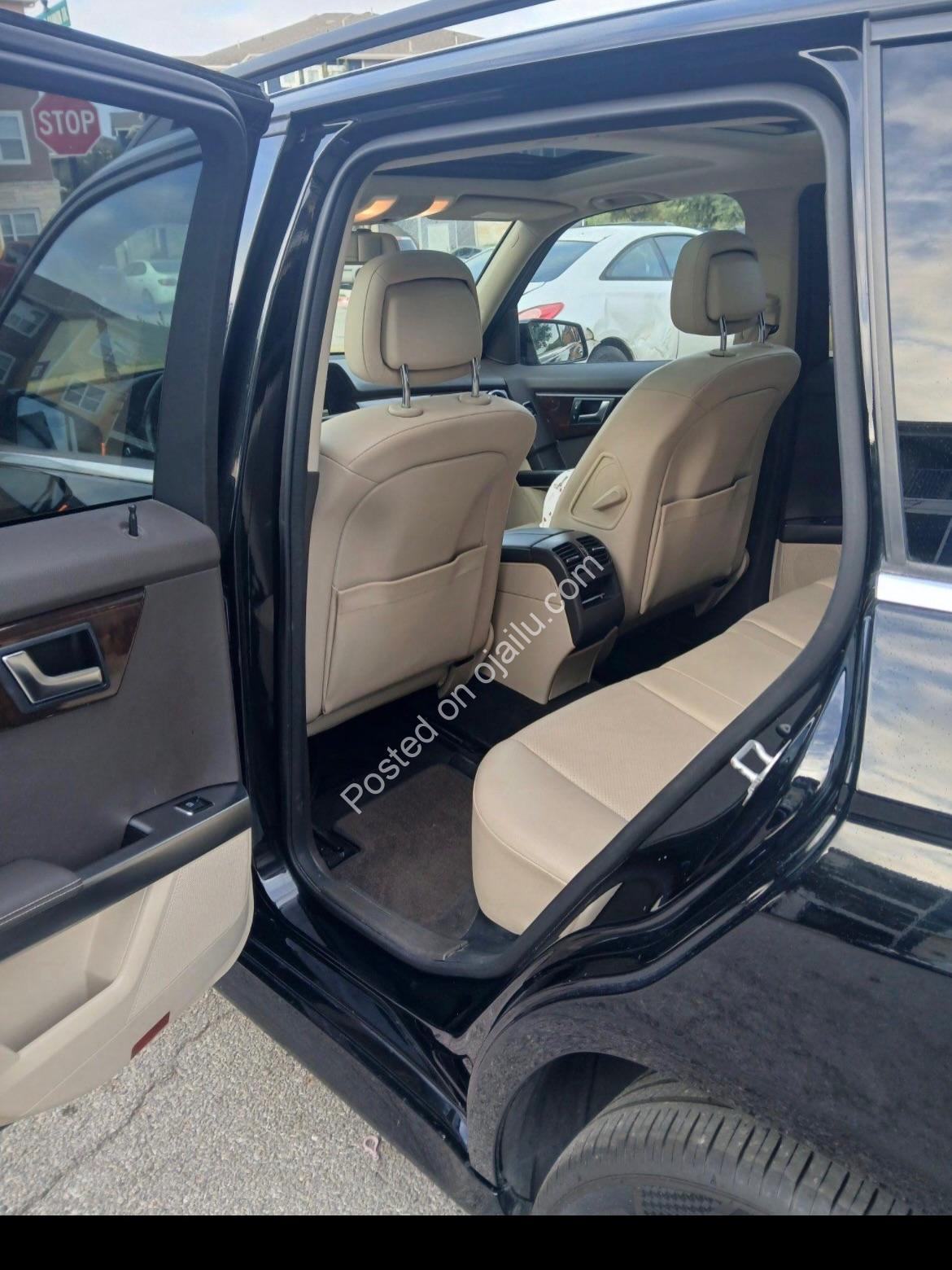 2014 Mercedes GLK350: Panoramic Roof, Clean Title, Loaded!