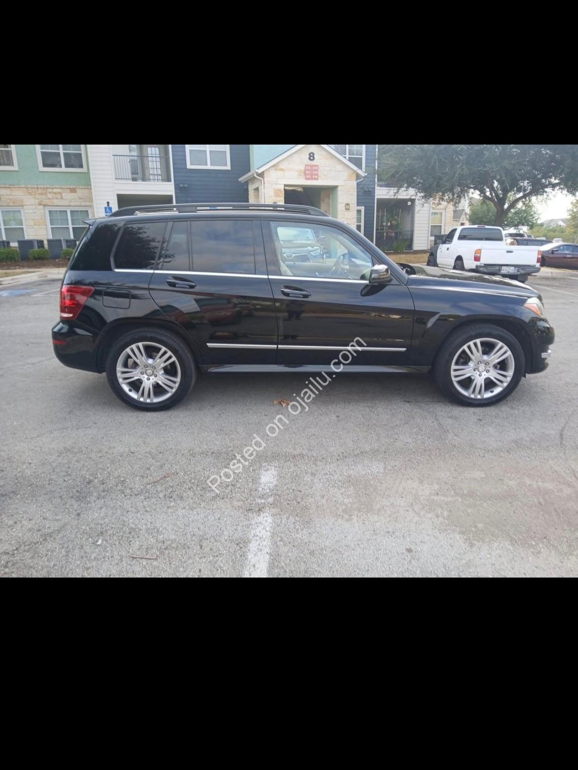 2014 Mercedes GLK350: Panoramic Roof, Clean Title, Loaded!