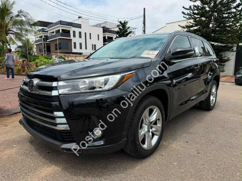 2017 Toyota Highlander Limited – Black on Tan, Pristine!