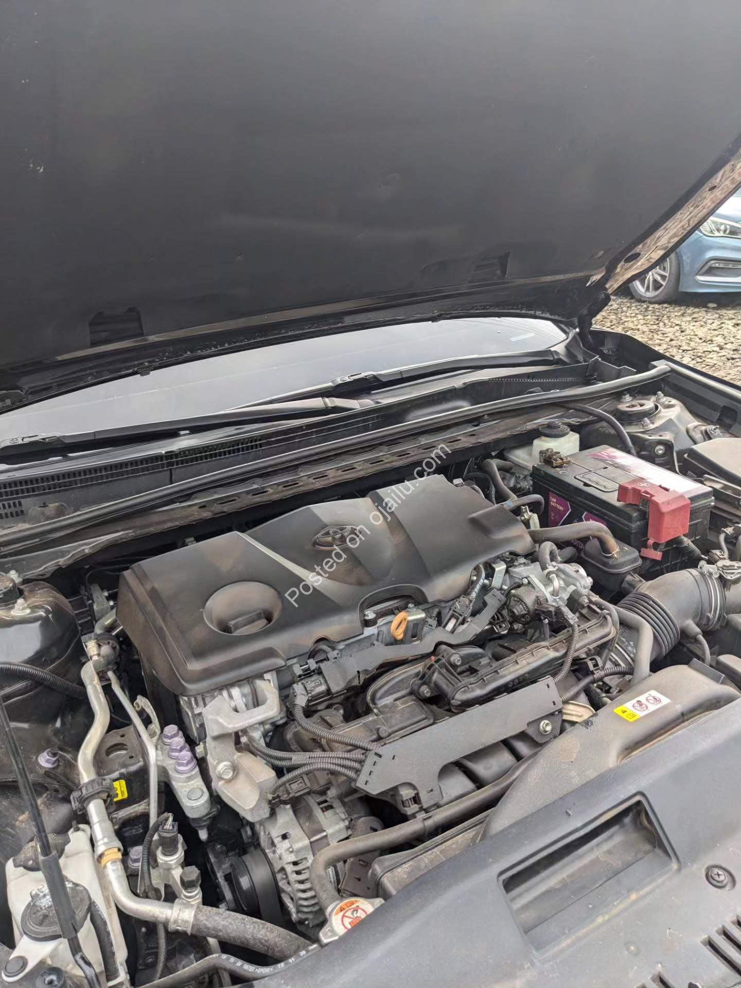 2021 Toyota Camry SE: Accident-Free Sporty Sedan