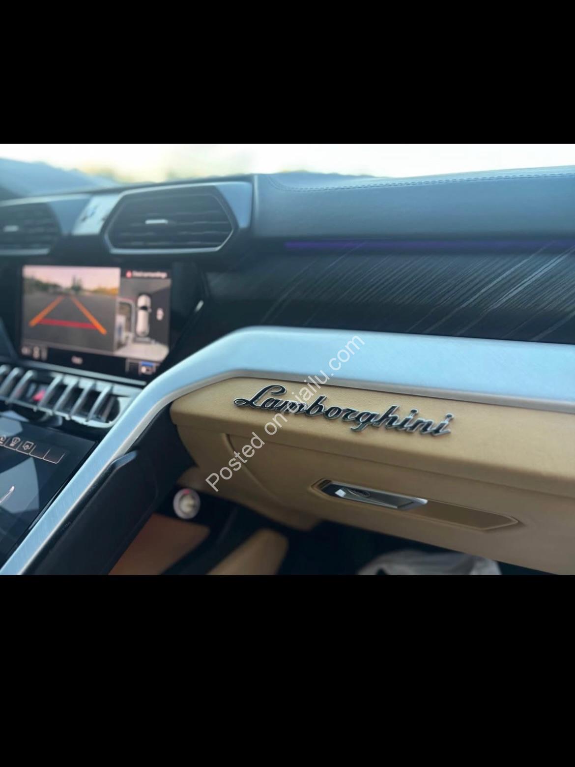 2020 Lamborghini Urus: Accident-Free, Fully Loaded Beast