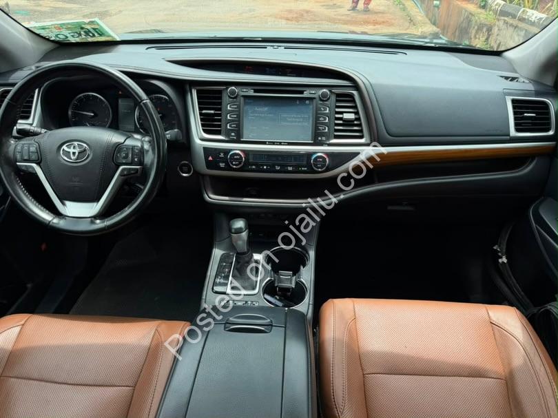 2017 Toyota Highlander Limited – Black on Tan, Pristine!