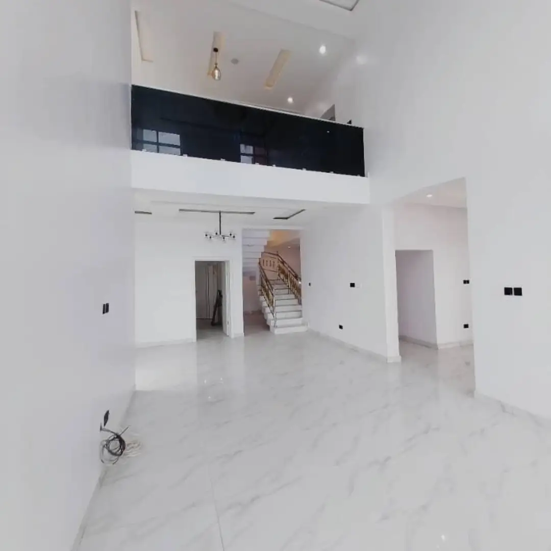 6-Bed Chevron Duplex with Pool & Sprawling Compound
