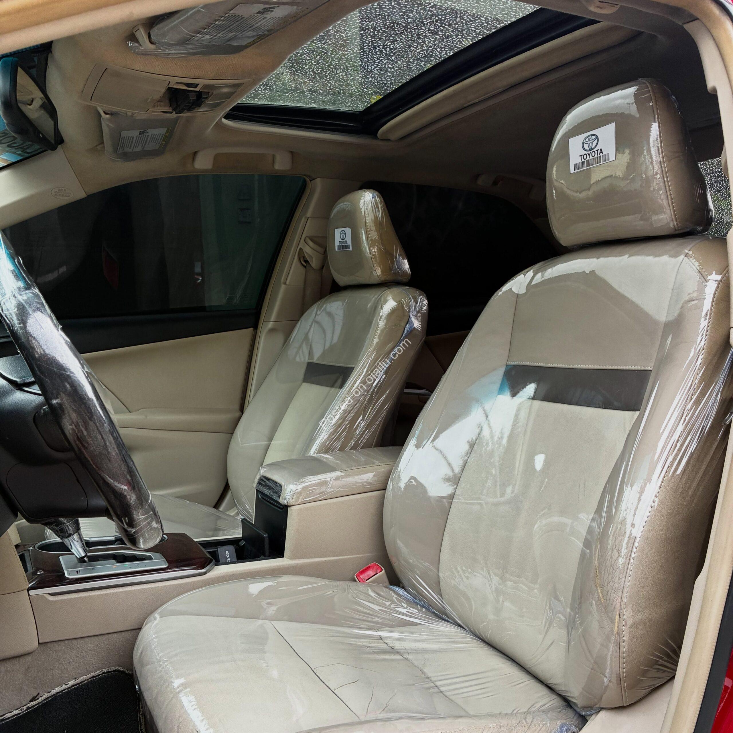Luxury 2012 Toyota Camry XLE: Sunroof, Camera, Pure Class