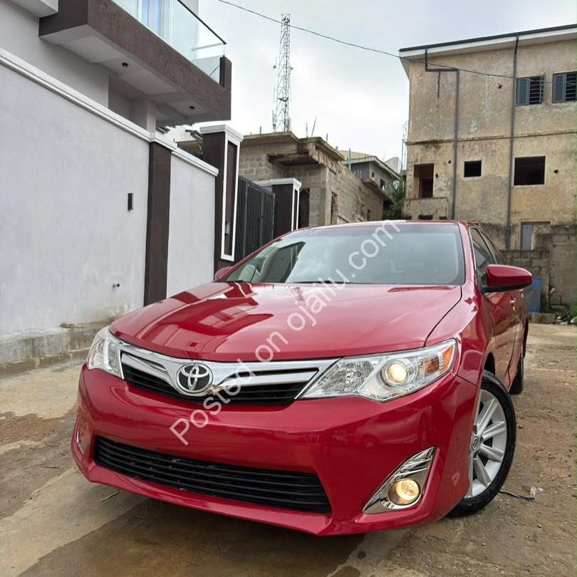 2013 Toyota Camry XLE – Fully Loaded, Pristine Foreign Used