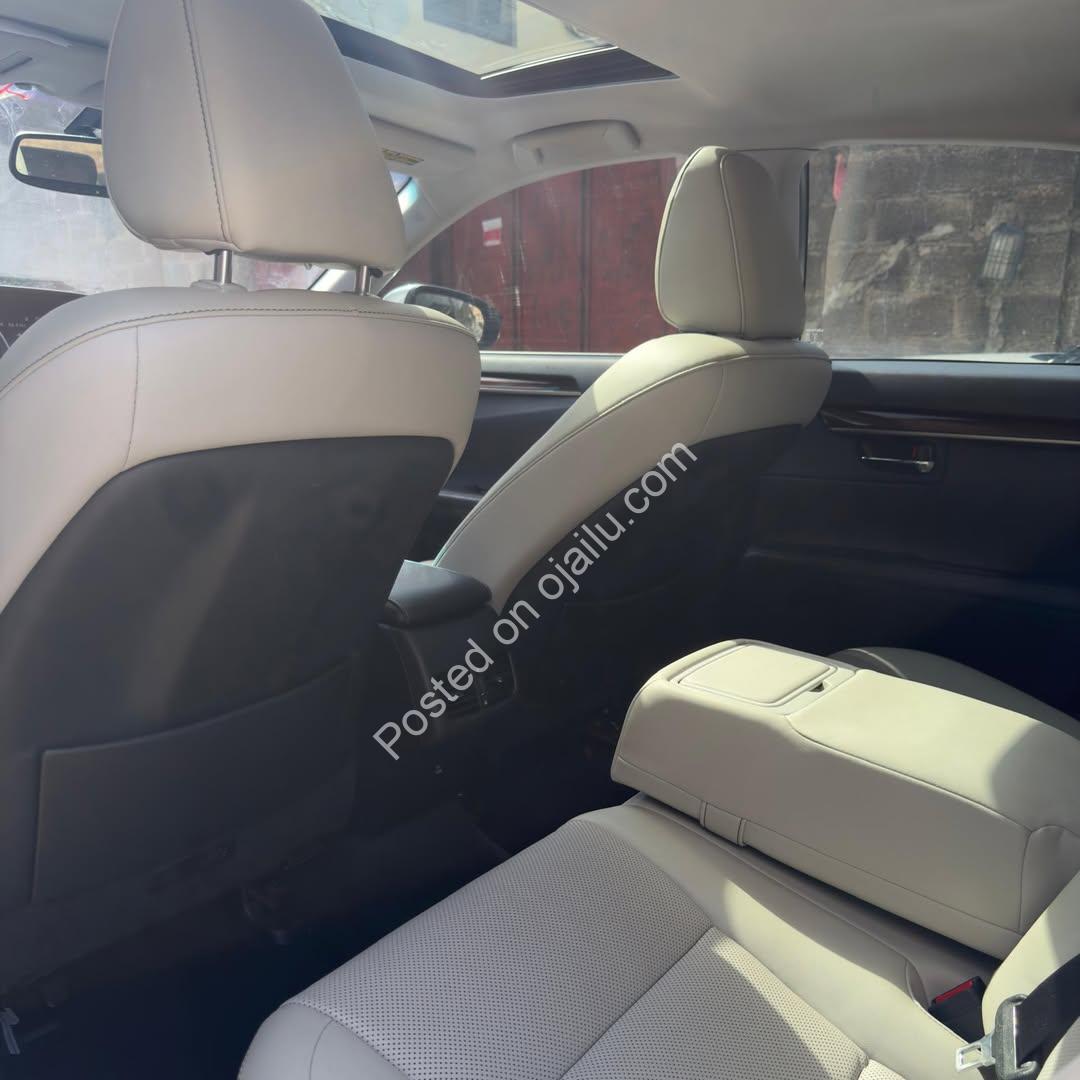 Accident-Free 2015 Lexus ES350 – Spotless, Luxury Ride!