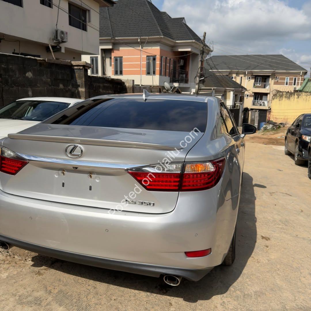 Accident-Free 2015 Lexus ES350 – Spotless, Luxury Ride!