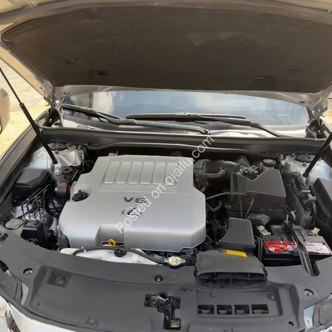 Accident-Free 2015 Lexus ES350 – Spotless, Luxury Ride!