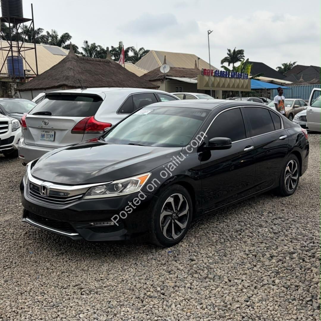 2016 Honda Accord 2.4L: Loaded, Stylish & Priced to Move