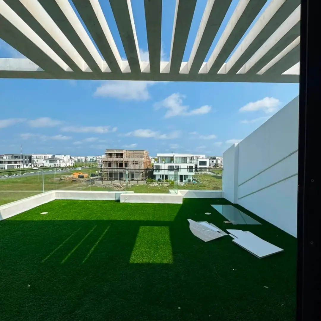 Brand New 5-Bed En-Suite Duplex + Pool in Lekki