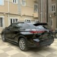 2021 Toyota Highlander Platinum AWD – Blacked-Out Luxury, Priced to Move