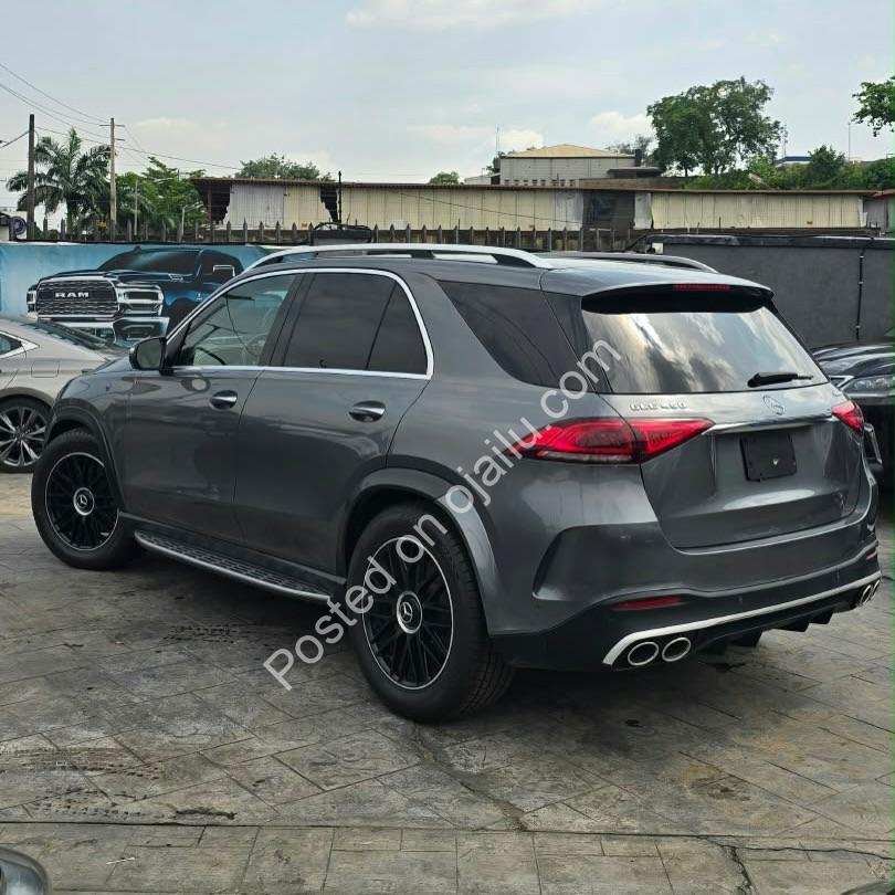 2020 Mercedes-Benz GLE450 4MATIC AMG – Stunning Gray on Cream