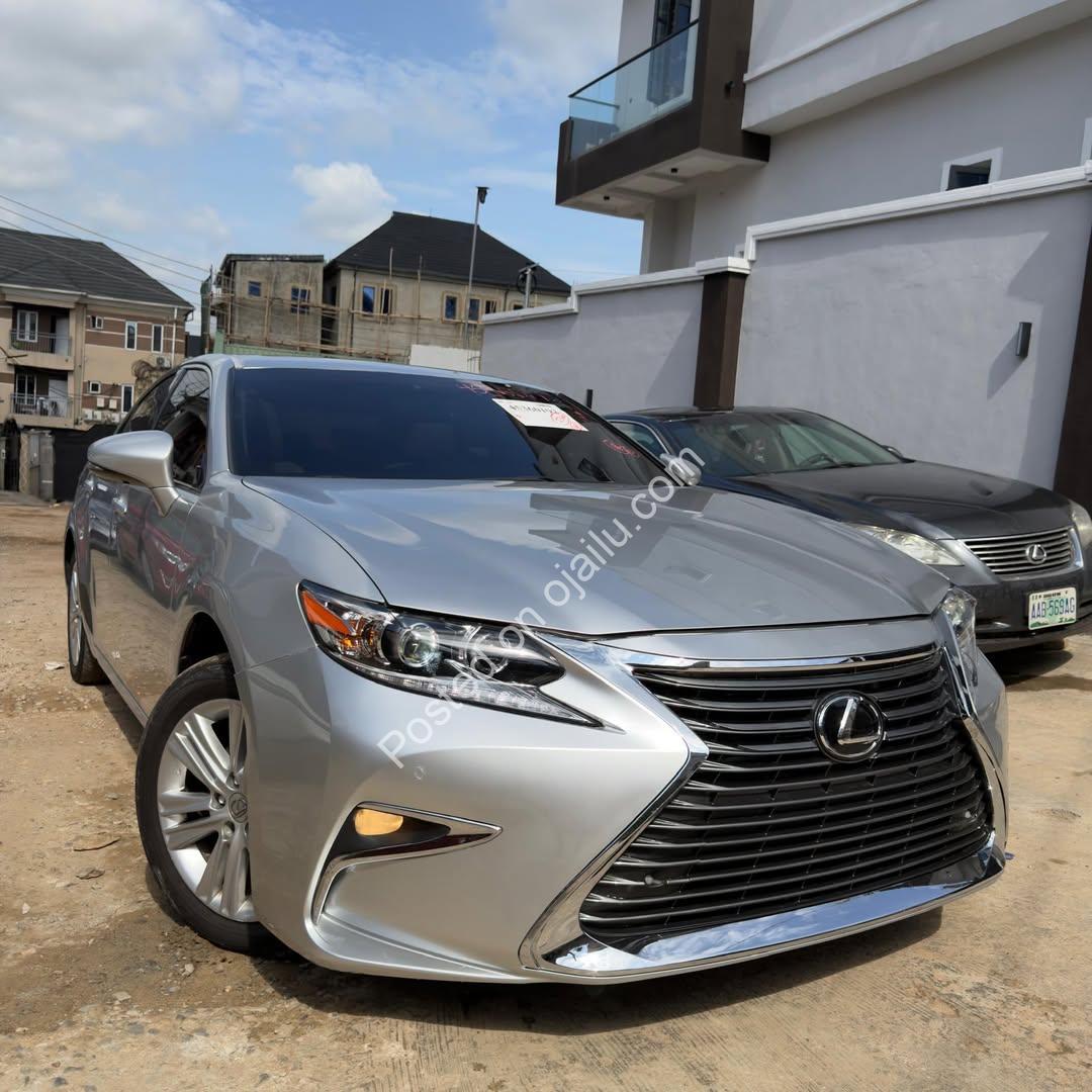 Accident-Free 2015 Lexus ES350 – Spotless, Luxury Ride!