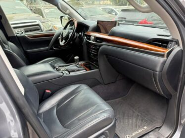 2017 Lexus LX570 Premium – Pristine Gray on Black Leather