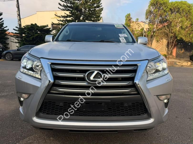 2018 Lexus GX460 Luxury – Silver on Black, Extremely Clean