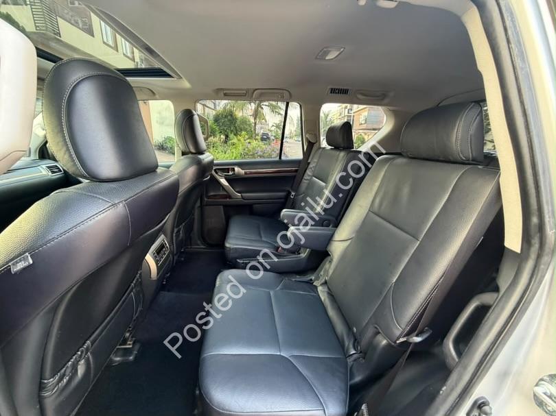 2018 Lexus GX460 Luxury – Silver on Black, Extremely Clean